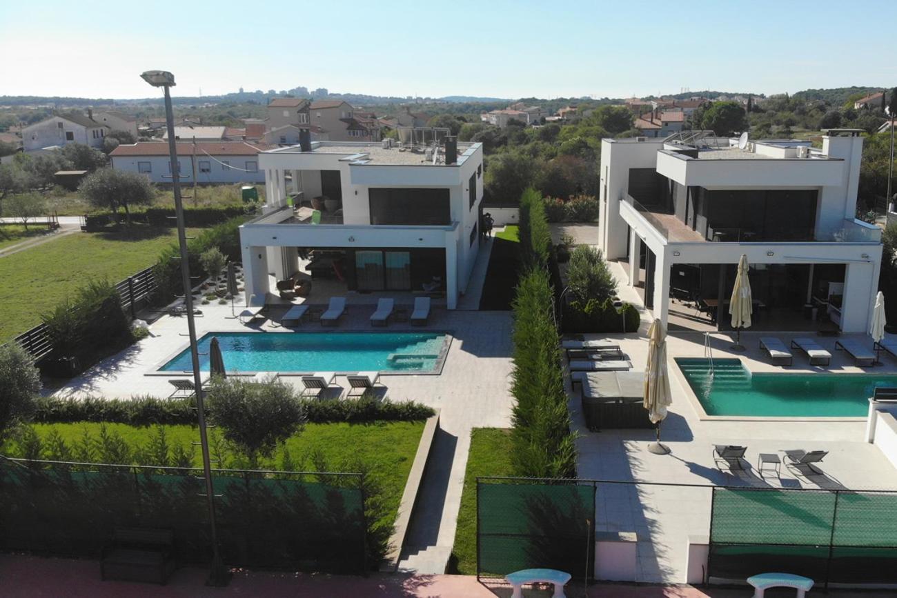 Villa Ula In Pula With Heated Pool And Sauna Exteriér fotografie