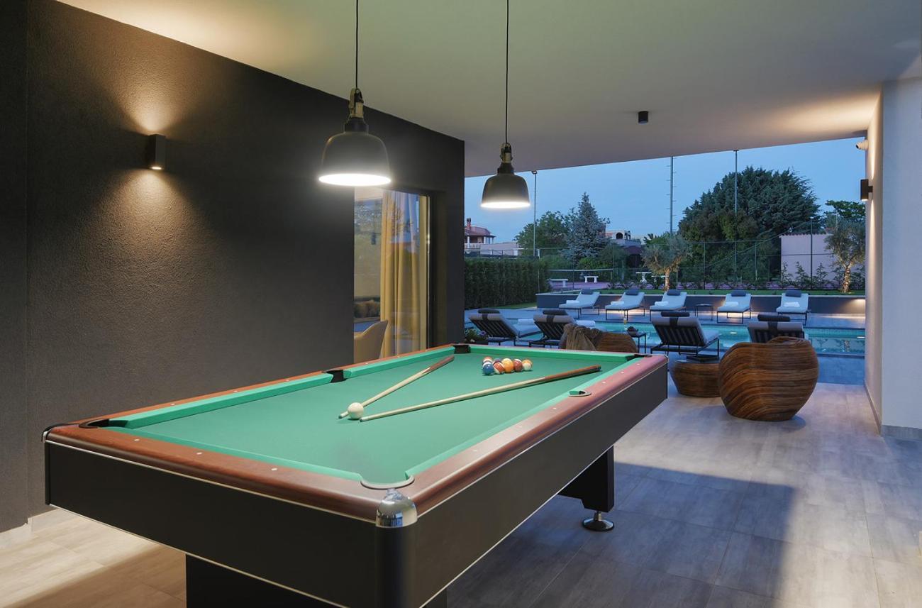 Villa Ula In Pula With Heated Pool And Sauna Exteriér fotografie