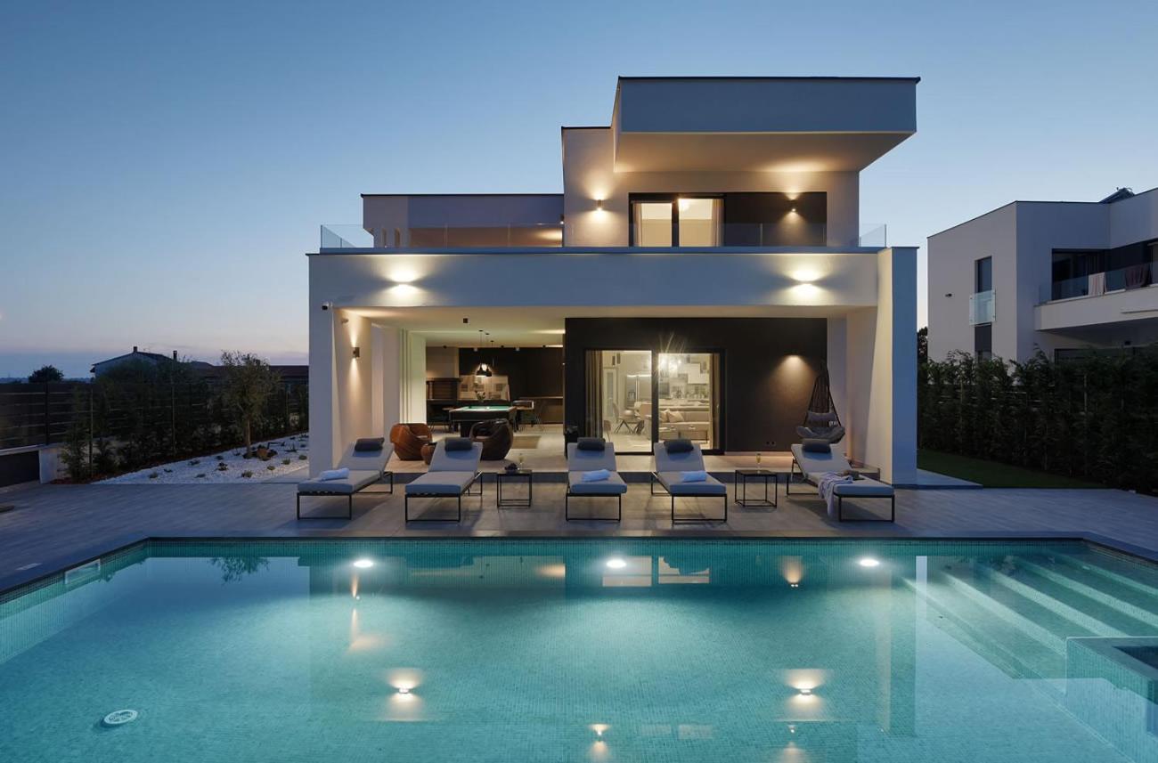Villa Ula In Pula With Heated Pool And Sauna Exteriér fotografie